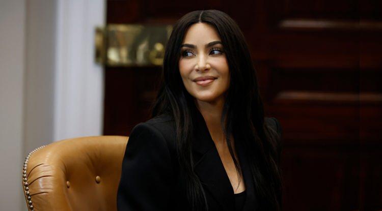 Milyonluk m&uuml;cevherleri &ccedil;alınmıştı! Kim Kardashian'a sembolik tazminat şoku