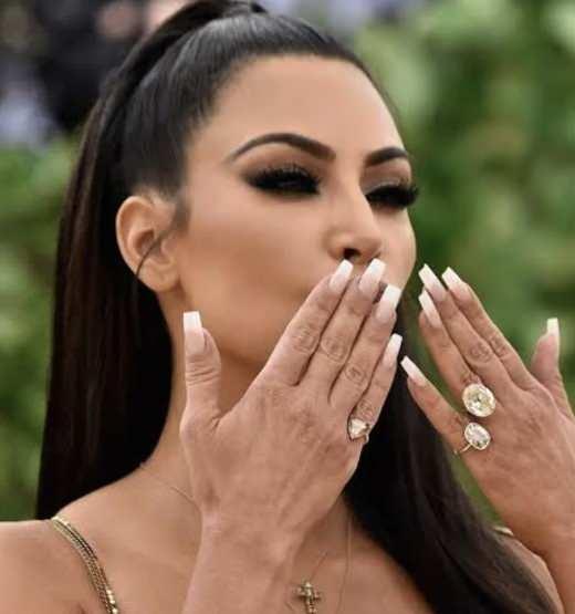 <div>Kararın ardından People dergisine ortak a&ccedil;ıklama yapan Kardashian ve Harouche, yaşadıkları olayın mağdurları olarak kabul edilmelerinden dolayı Fransız adaletine minnettar olduklarını belirtti.&nbsp;</div>
