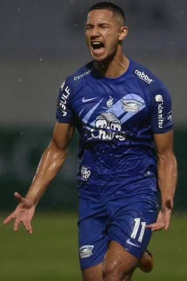 <p>Ertesi yıl Tayland'a transfer olan ve ilk olarak Chonburi FC'de oynayan Bolkiah, 3 sezondur Ratchaburi FC'de forma giyiyordu.</p>
