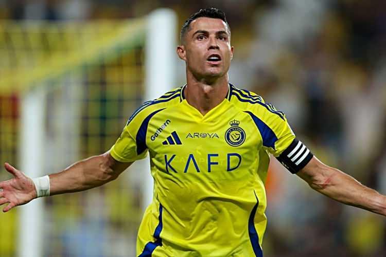 <p>2- Cristiano Ronaldo | Al Nassr | 1.2-1.4 milyar dolar</p>
