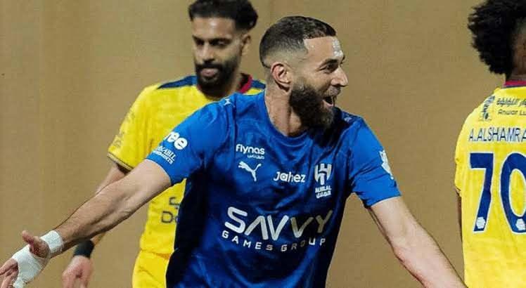 <p>6- Karim Benzema | Kul&uuml;ps&uuml;z | 200 milyon dolar</p>
