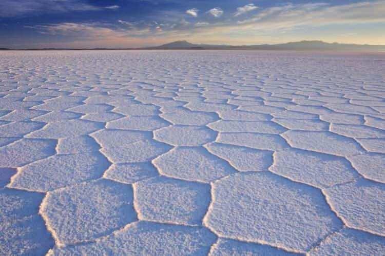 <p><strong><span style="color:#B22222">BOLİVYA</span> &ndash; Tuz G&ouml;l&uuml; (Uyuni)</strong></p>
