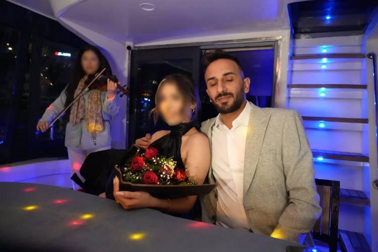 <p><span style="color:#A52A2A"><strong>D&Uuml;Ğ&Uuml;N ALTINLARINI ALIP KA&Ccedil;TI İDDİASI&nbsp;</strong></span></p>

<p>&nbsp;</p>

<p>Atılgan acil bir evlilik sonrası sadece 1 ay beraber kaldığı eşinin, <span style="color:#A52A2A"><strong><em>d&uuml;ğ&uuml;n altınlarıyla birlikte ka&ccedil;tığını ve dolandırıldığını &ouml;ne s&uuml;rd&uuml;.</em></strong></span></p>
