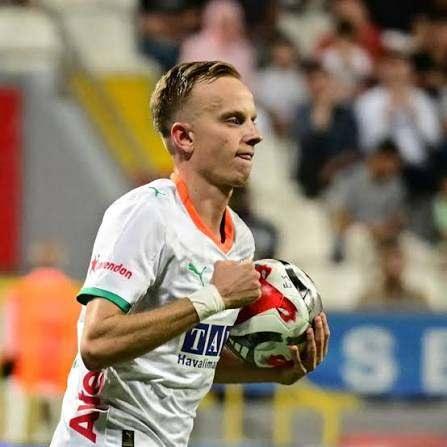 <p>3- Hadergjonaj | Alanyaspor |&nbsp;| 3 asist (6 ma&ccedil;ta)</p>
