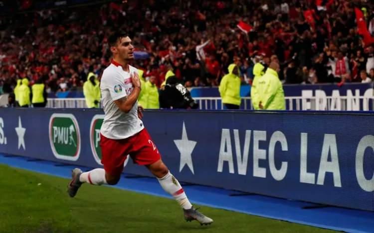 <p>Millilerin 6 gol&uuml;ne, Fransa 16 golle yanıt verdi. İki &uuml;lkenin milli takımları son olarak 14 Ekim 2019'da Paris'te karşılaşmıştı.</p>
