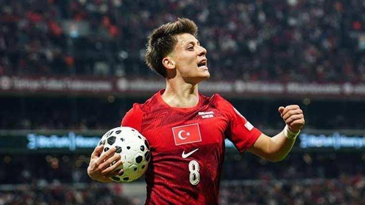 <p>Sıralamada A Milli Takımımızın yıldız ismi Arda G&uuml;ler de yer aldı.</p>
