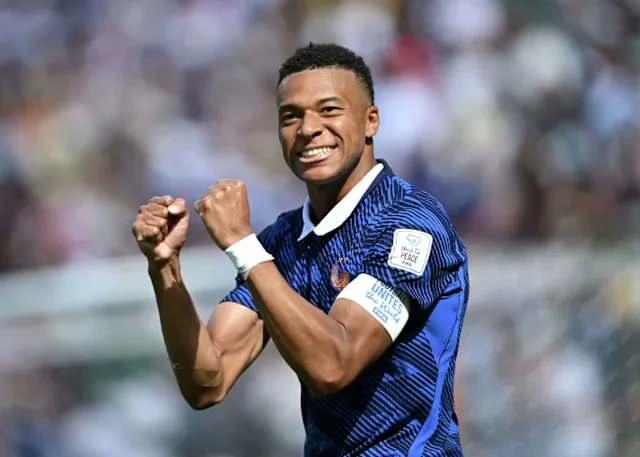 <p>3 &ndash; Kylian Mbappe &ndash; Fransa (200 milyon euro)</p>
