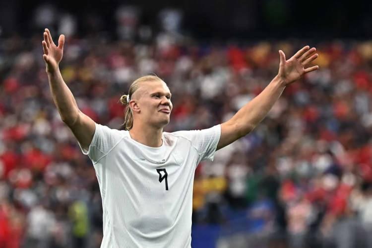 <p>2 &ndash; Erling Haaland &ndash; Norve&ccedil; (220 milyon euro)</p>
