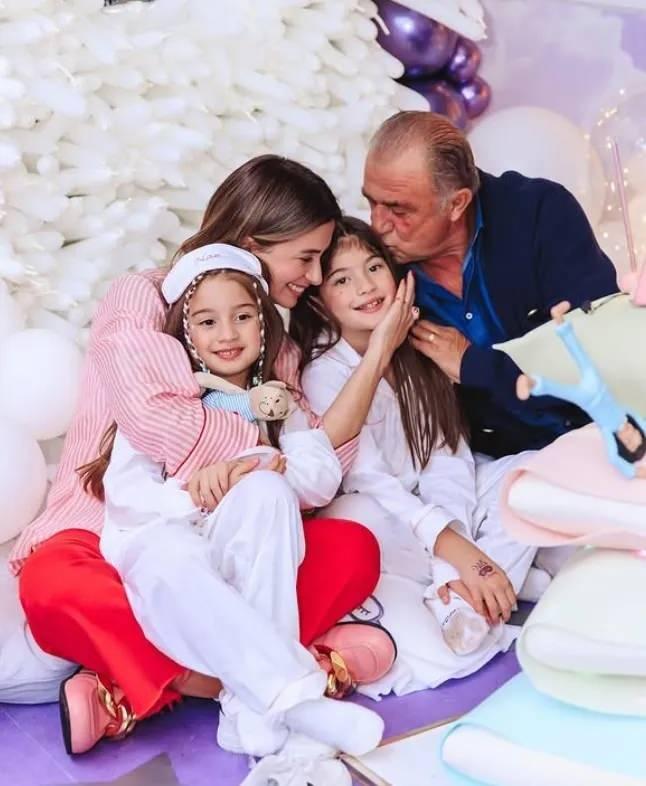 <p><strong>Fatih Terim'in kızı Buse Terim, sosyal medya hesabından yaptığı paylaşımla kızının koronavir&uuml;se yakalandığını a&ccedil;ıkladı.</strong></p>
