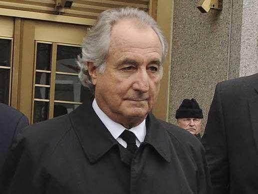<p>JPMorgan Chase de Madoff'un ş&uuml;pheli para hareketlerinden haberdar olduğu gerek&ccedil;esiyle y&uuml;r&uuml;t&uuml;len s&uuml;re&ccedil;te 2,6 milyar dolar &ouml;demek zorunda kaldı. Bankanın yanı sıra Madoff'un eski m&uuml;şterilerinden Norman Levy'nin miras&ccedil;ıları da 200 milyon dolar &ouml;deme yaptı.</p>

<p>&nbsp;</p>
