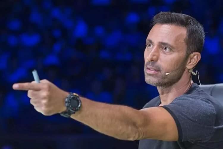<p><strong>Hakkında y&uuml;r&uuml;t&uuml;len işlemlerin tamamlanması i&ccedil;in iki Dubai'de kalmak zorunda kalan Sandal, konserine yetişmek i&ccedil;in &ouml;zel jet kiraladığı da iddia edildi.</strong></p>
