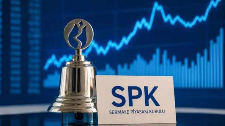 <p>SPK tarafından alınan kararlar doğrultusunda 131 fonun TEFAS &uuml;zerinden alım ve satım işlemlerine kapatılması ile tasfiye s&uuml;re&ccedil;leri devam ediyor.</p>

<p>&Ouml;te yandan soruşturmanın odağında bulunan ger&ccedil;ek kişilere ilişkin araştırmalar s&uuml;rerken, para transferleri ve mal varlıkları &uuml;zerindeki incelemeler de kapsamlı şekilde y&uuml;r&uuml;t&uuml;l&uuml;yor.</p>

