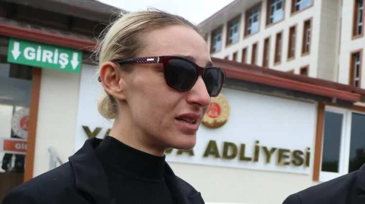 <p><strong>Ancak ortaya &ccedil;ıkan g&ouml;r&uuml;nt&uuml;ler, G&uuml;ll&uuml;&rsquo;n&uuml;n aşağıda bulunduğu sırada Tuğyan&rsquo;ın neden yeniden eve girmek istediğine ilişkin tek başına kesin bir a&ccedil;ıklama sunmuyor.</strong></p>
