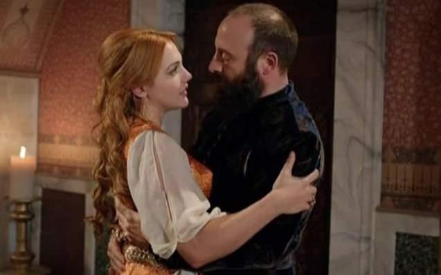 <p>Halit Ergen&ccedil; ve Meryem Uzerli, 15 yıl sonra &Ouml;zcan Alper'in yazıp y&ouml;nettiği İmroz'da Bahar i&ccedil;in yeniden kamera karşısına ge&ccedil;ti.</p>
