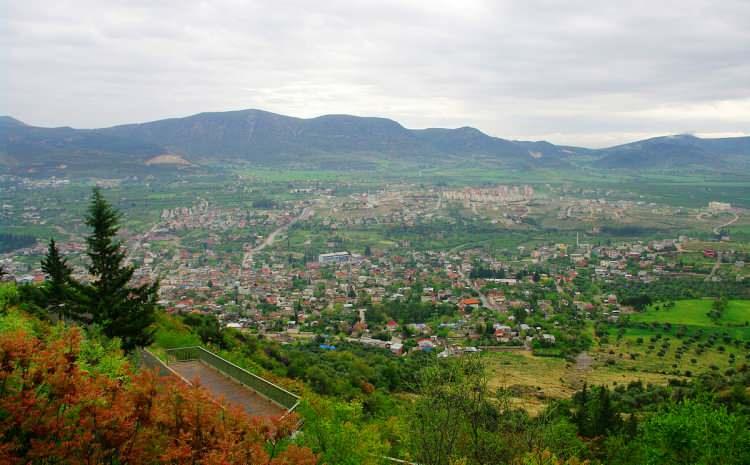 <p>Kozan&rsquo;ın idari stat&uuml;s&uuml; de Cumhuriyet&rsquo;in ilk yıllarında yapılan d&uuml;zenlemelerle değişti.</p>

<p>1926 yılında ger&ccedil;ekleştirilen d&uuml;zenlemeyle il stat&uuml;s&uuml;n&uuml; kaybeden Kozan, il&ccedil;e olarak Adana&rsquo;ya bağlandı.</p>

<p>Aradan ge&ccedil;en yıllarda yeniden il stat&uuml;s&uuml; verilmeyen Kozan, Adana&rsquo;nın il&ccedil;elerinden biri olarak idari yapısını s&uuml;rd&uuml;r&uuml;yor.</p>
