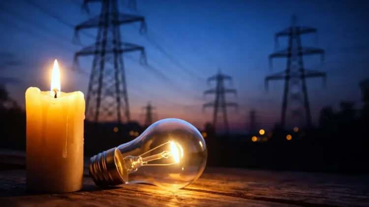 <p>İstanbul'da yaşayan milyonlarca vatandaş yarın elektrik kesintisiyle g&uuml;ne uyanacak. BEDAŞ tarafından yayımlanan son planlı kesinti programına g&ouml;re tam 21 il&ccedil;ede elektrik kesintisi yaşanacak.</p>
