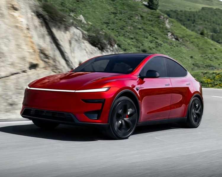 <p>Elon Musk - Yaklaşık $925B (Milyar Dolar) mal varlığına sahiptir.</p>

<p>Tesla, SpaceX ve xAI şirketlerinin kurucusu ve y&ouml;neticisidir.</p>
