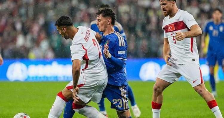 <p><strong>FIFA SIRALAMASINDA 4 BASAMAK BİRDEN D&Uuml;ŞT&Uuml;K</strong></p>
