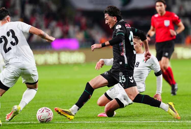 <p>Karşılaşma dakika 89:59'a geldiğinde sona erdi.</p>

