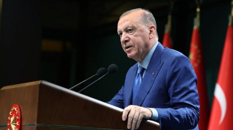 <p>Cumhurbaşkanı Recep Tayyip Erdoğan, Konyaspor ile Filistin Milli Takımı arasında Konya'da oynanan dostluk ma&ccedil;ının, iki &uuml;lke arasındaki kardeşliği, dayanışmayı, g&ouml;n&uuml;l birlikteliğini g&ouml;zler &ouml;n&uuml;ne seren m&uuml;stesna bir &ouml;rnek olduğunu bildirdi.</p>
