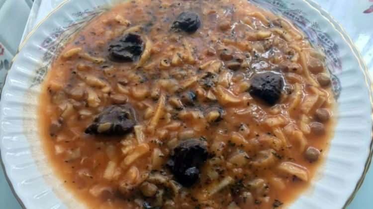<p>Ekşi meyve ile &ccedil;orba kombinasyonu olduk&ccedil;a sıra dışı.</p>
