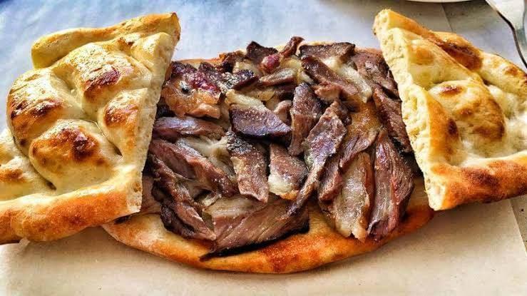 <p>Kuzu eti ve &ouml;zellikle sakatatla arası olmayanlar i&ccedil;in zor</p>
