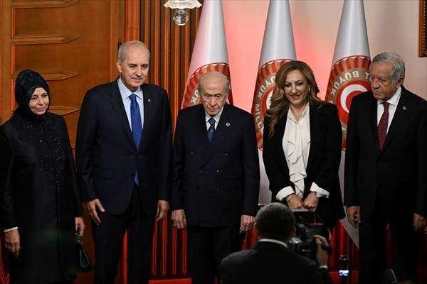 <p>TBMM Başkanı Numan Kurtulmuş, yeni yasama yılı dolayısıyla TBMM T&ouml;ren Salonu'nda resepsiyon verdi. Resepsiyona, MHP Genel Başkanı Devlet Bah&ccedil;eli de katıldı.</p>
