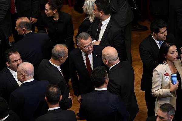 <p>TBMM Başkanı Numan Kurtulmuş, yeni yasama yılı dolayısıyla TBMM T&ouml;ren Salonu'nda resepsiyon verdi. Resepsiyona, TBMM Dışişleri Komisyonu Başkanı ve AK Parti Ankara Milletvekili Fuat Oktay da katıldı.</p>

<p>&nbsp;</p>
