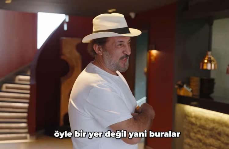 <p><strong>Işıtmak a&ccedil;ıklamasını, <span style="color:#800080"><em>&ldquo;Aramızda en ufak bir sorun yok. Hatta videoyu hen&uuml;z sonuna kadar izlemeyenler varsa g&uuml;n&uuml;n nasıl bittiğini g&ouml;rmek i&ccedil;in kesinlikle tamamını izlesin&rdquo; </em></span>s&ouml;zleriyle noktaladı.</strong></p>
