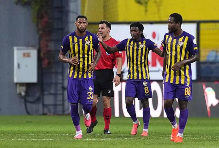 <p>18- Ey&uuml;pspor | 13.9 milyon Euro<br />
(G&uuml;ncel takım değeri)</p>
