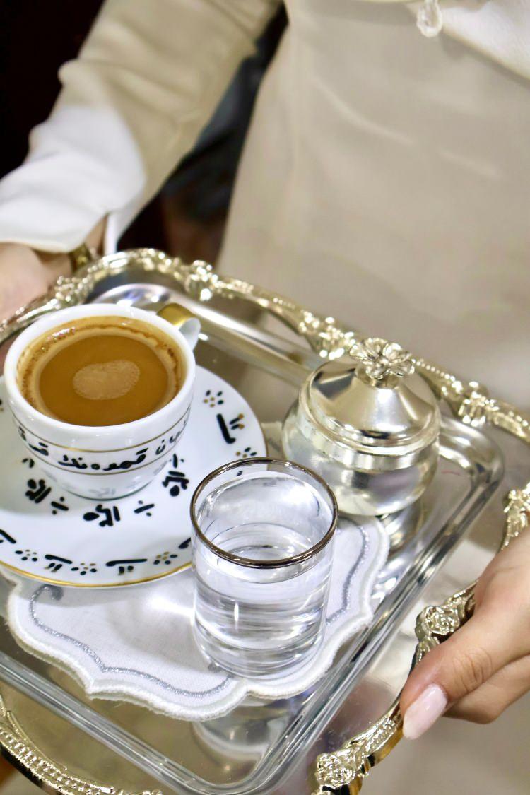 <p><strong>SAĞLIK A&Ccedil;ISINDAN DA SUYUN &Ouml;NEMİ VAR</strong></p>

<p>&nbsp;</p>

<p>Kahvenin yanında su i&ccedil;ilmesinin sağlık a&ccedil;ısından da bazı faydaları bulunabilir.</p>
