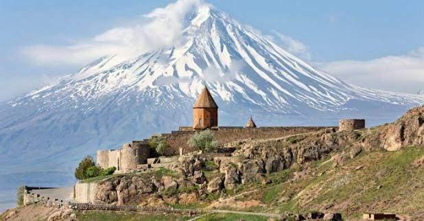 <p>4- AĞRI</p>

<p>Eskiden Karakilise ve Karak&ouml;se olarak anılan şehrin adı zamanla Ağrı oldu. Ağrı isminin ise Ağrı Dağı'nın adından geldiği belirtiliyor.</p>

<p>&nbsp;</p>
