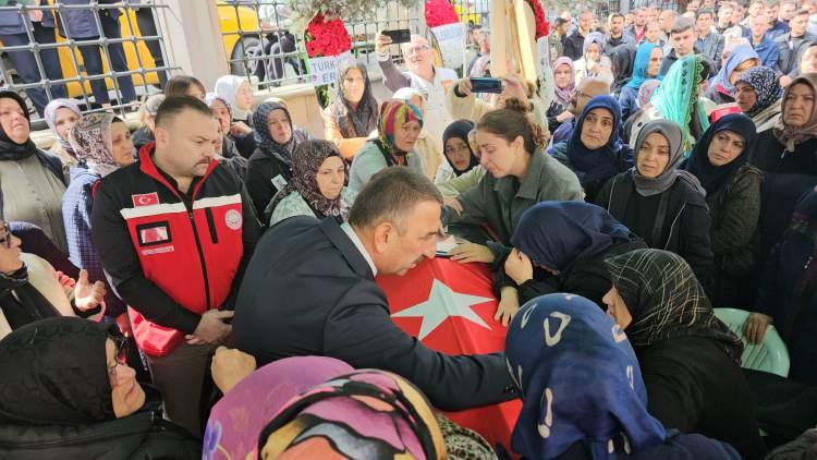 <p>Demir, bu sırada ayağının takılması sonucu siloya d&uuml;şt&uuml;.</p>
