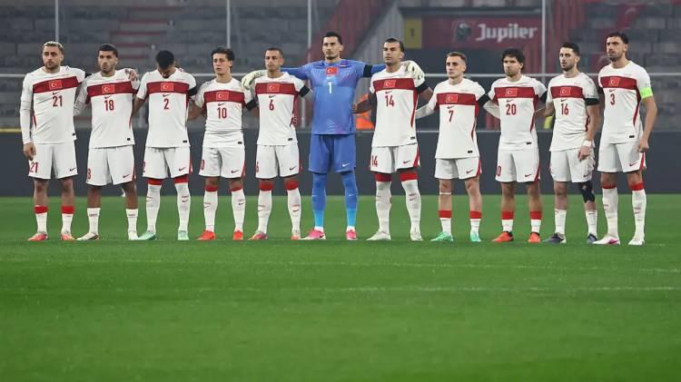 <p>Milliler, daha sonra ise 15 Kasım Pazar g&uuml;n&uuml; son ma&ccedil;ında deplasmanda Fransa'ya konuk olacak.</p>
