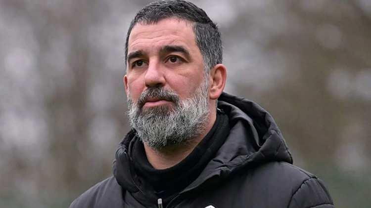 <p>Shakhtar Donetsk&rsquo;te g&ouml;sterdiği performansla dikkatleri &uuml;zerine &ccedil;eken Arda Turan&rsquo;ın, A Milli Takım&rsquo;ın başına ge&ccedil;me ihtimali ise futbol g&uuml;ndeminde merak uyandırdı.</p>
