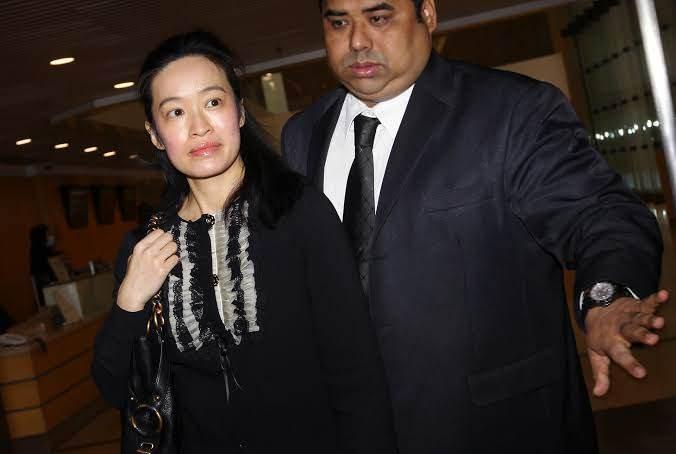 <p><span style="color:#B22222"><strong>23. Samathur Li Kin-kan & Florence Tsang Chiu-wing (2011) -</strong></span></p>

<p><strong>157 MİLYON DOLAR</strong></p>

<p>&nbsp;</p>

