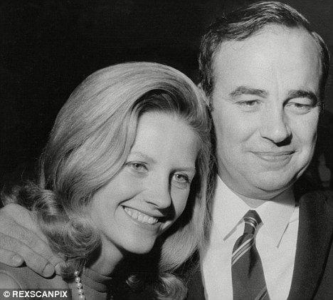 <p><span style="color:#B22222"><strong>19. Charles Edgar Fipke & Marlene Fipke (2000) -</strong></span></p>

<p><strong>200 MİLYON DOLAR</strong></p>

<p>&nbsp;</p>
