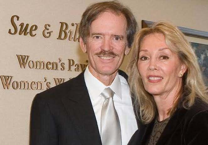 <p><span style="color:#B22222"><strong>5. Bill Gross & Sue Gross (2017) -</strong></span></p>

<p><strong>1.3 MİLYAR DOLAR</strong></p>
