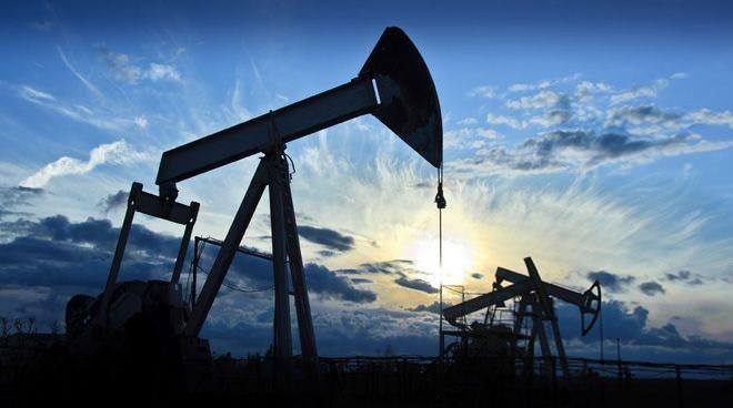 <p>İki entegre rafineriden oluşan kompleksin, &uuml;retimini farklı petrol &uuml;r&uuml;nleri arasında değiştirebilmesi ve deniz yoluyla ihracata uygun altyapısı Jamnagar'ı dizel piyasası a&ccedil;ısından &ouml;nemli hale getiriyor</p>

<p>&nbsp;</p>

