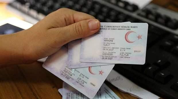 <p>T&uuml;rkiye&rsquo;de N&uuml;fus ve Vatandaşlık İşleri Genel M&uuml;d&uuml;rl&uuml;ğ&uuml; verilerine g&ouml;re, vatandaşlara ad ve soyadı değişikliği yapma imkanı sunan d&uuml;zenleme yoğun ilgi g&ouml;rd&uuml;.&nbsp;</p>
