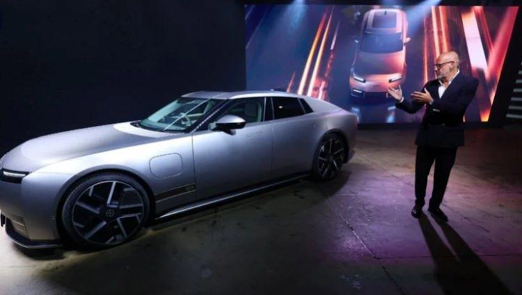 <p><strong>130 BİN 500 DOLARDAN BAŞLAYACAK</strong></p>

<p>Jaguar'ın yeni modeli Type 01'in ABD'deki başlangı&ccedil; fiyatının yaklaşık 130 bin 500 dolar, İngiltere'deki fiyatının ise 130 bin sterlin olduğu aktarıldı.</p>

