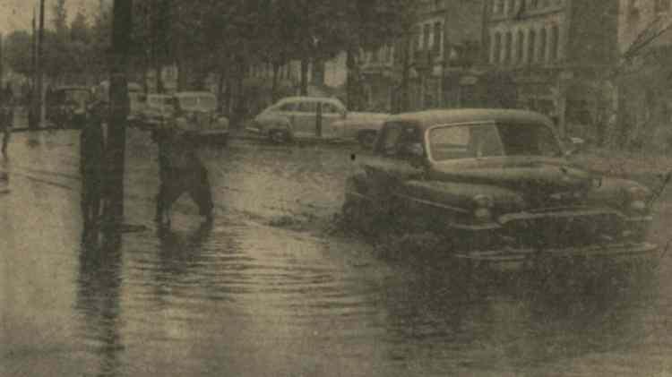 <p><strong>20 TEMMUZ 1951 - SARIYER / BAH&Ccedil;EK&Ouml;Y - 165,8 KG</strong></p>

<p>İstanbul'un kayıtlı tarihindeki en şiddetli yaz sağanağı.</p>
