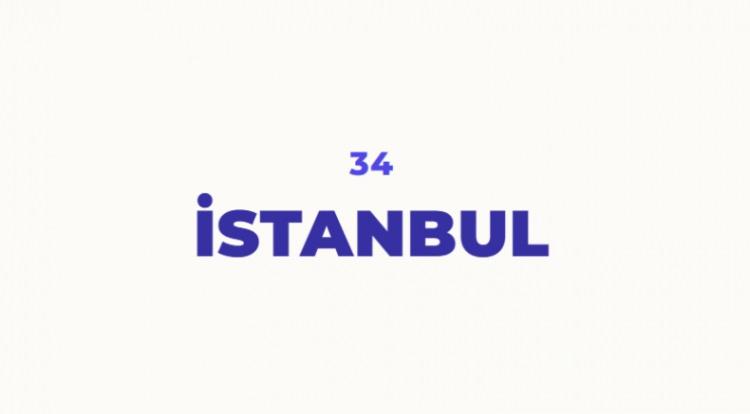 <p>M&Ouml;. 658 yılında Megara kralı Byzas tarafından kurulduğundan bu şehre kurucusundan dolayı Bizantion adı verilmiştir. Roma imparatoru Marcus Avrelius d&ouml;neminde imparatorun manevi babasının adıyla "Antion" olarak anıldı. Bizans İmparatoru Konstantin bu şehri yeniden kurunca buraya kendi adını verdi. Şehre "Konstantin veya Konstanpolis" adı verildi. Araplar "Kostantiniye, Romalılar Konstantinopolis" demişlerdir. Daha sonra bu ismin kısaltılmış şekli olan "Stin-polis" deyimi kullanıldı. İşte İstanbul bu "Stin-Polis" şehrinden t&uuml;retildi. T&uuml;rkler burayı alınca M&uuml;sl&uuml;man şehir anlamında "İslambol" adını verdiler fakat daha sonra İstanbul olarak değiştirildi.</p>

<p>&nbsp;</p>
