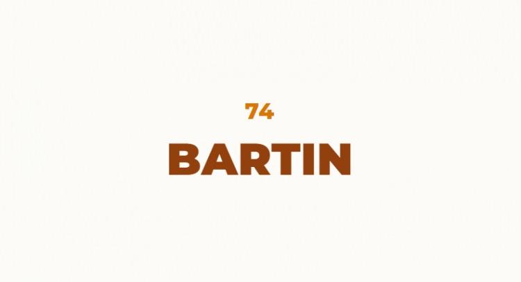 <p>Antik &ccedil;ağdaki ismi Parthenios olan şehir zaman i&ccedil;erisinde Bartın şeklinde s&ouml;ylenmeye başlanmıştır. Parthenios isminin verilmesinin sebebi ise, Okenaus'un &ccedil;ocuklarından biri olan sular tanrısı Parthenios'dur. B&ouml;lgedeki sulardan ve denizlerden dolayı bu ismin verildiği d&uuml;ş&uuml;n&uuml;lmektedir.</p>

<p>Antik &ccedil;ağda, Parthenios adı verilen Bartın Irmağının kenarında kurulan Bartın Kentinin Parthenia adıyla anıldığı ve zamanla Bartın'a d&ouml;n&uuml;şt&uuml;ğ&uuml; yazılı kaynaklardan anlaşılmaktadır.</p>

