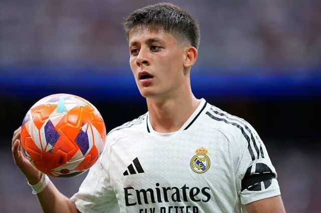 <p>Milli futbolcunun memleketindeki &ouml;ğrencilere y&ouml;nelik bu jesti sosyal medyada takdir topladı.</p>

