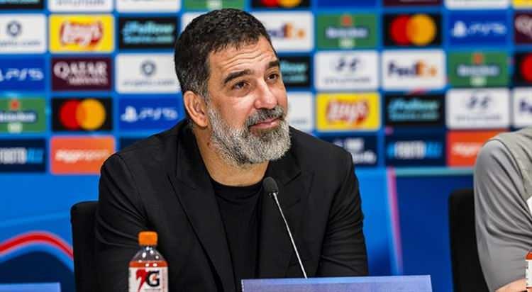 <p>TFF yetkilileri, ilk etapta A Milli Takım'ı Arda Turan'a emanet etmek istemiş ancak gen&ccedil; &ccedil;alıştırıcı şu an i&ccedil;in Shakhtar'ı bırakamayacağını TFF y&ouml;netimine iletmişti.</p>
