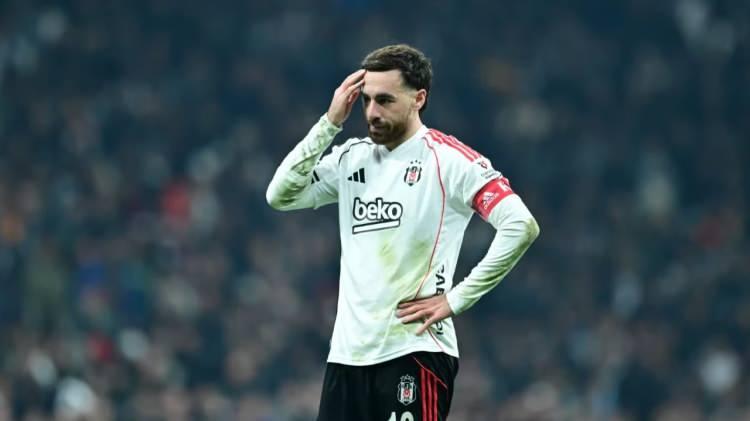 <p><strong>Futbolcunun kullandığı saatin modeli ve fiyatı merak konusu oldu.</strong></p>
