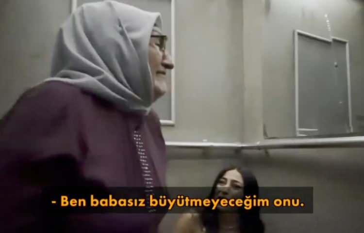 <p>Set arkasında gelen 'Oğlun Erdi saldırıya uğramış!' haberi st&uuml;dyodakileri g&ouml;zyaşlarına boğdu.</p>

<p>&nbsp;</p>

