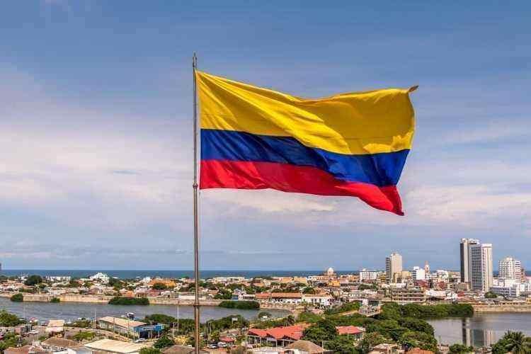 <p><span style="color:#B22222"><strong>7)&nbsp; VENEZUELA</strong></span></p>
