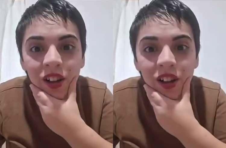 <p>TikTok&rsquo;ta canlı yayın a&ccedil;an Fatma&rsquo;nın kısacık sa&ccedil;ları dikkat &ccedil;ekti.</p>

